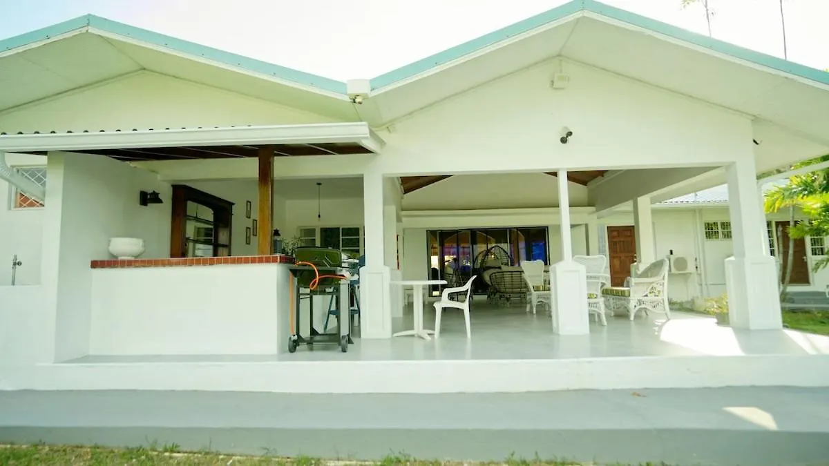 Almarlene House Spacious Home Sea Views Large Pool Cot Cook 그로스 아일릿 펜션